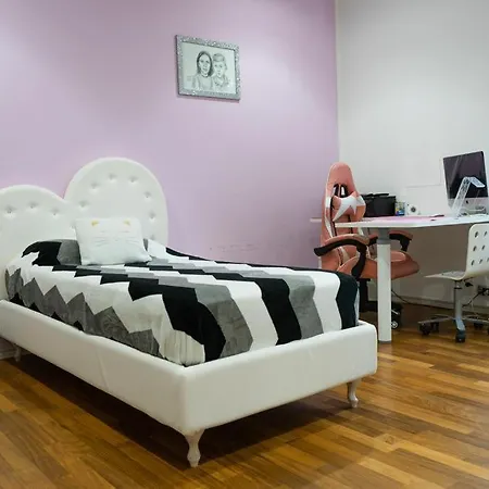 Aurora Villa *